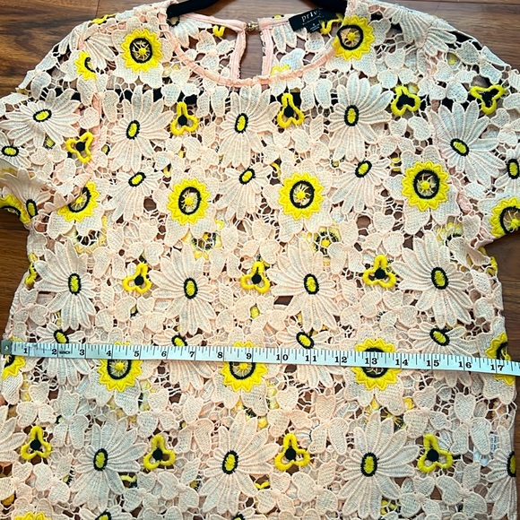 Floral Crochet Knit blouse with ruffle detail - Picture 13 of 13